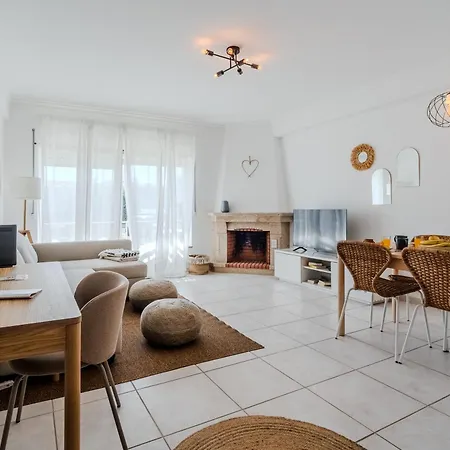 Apartment Bliss *
